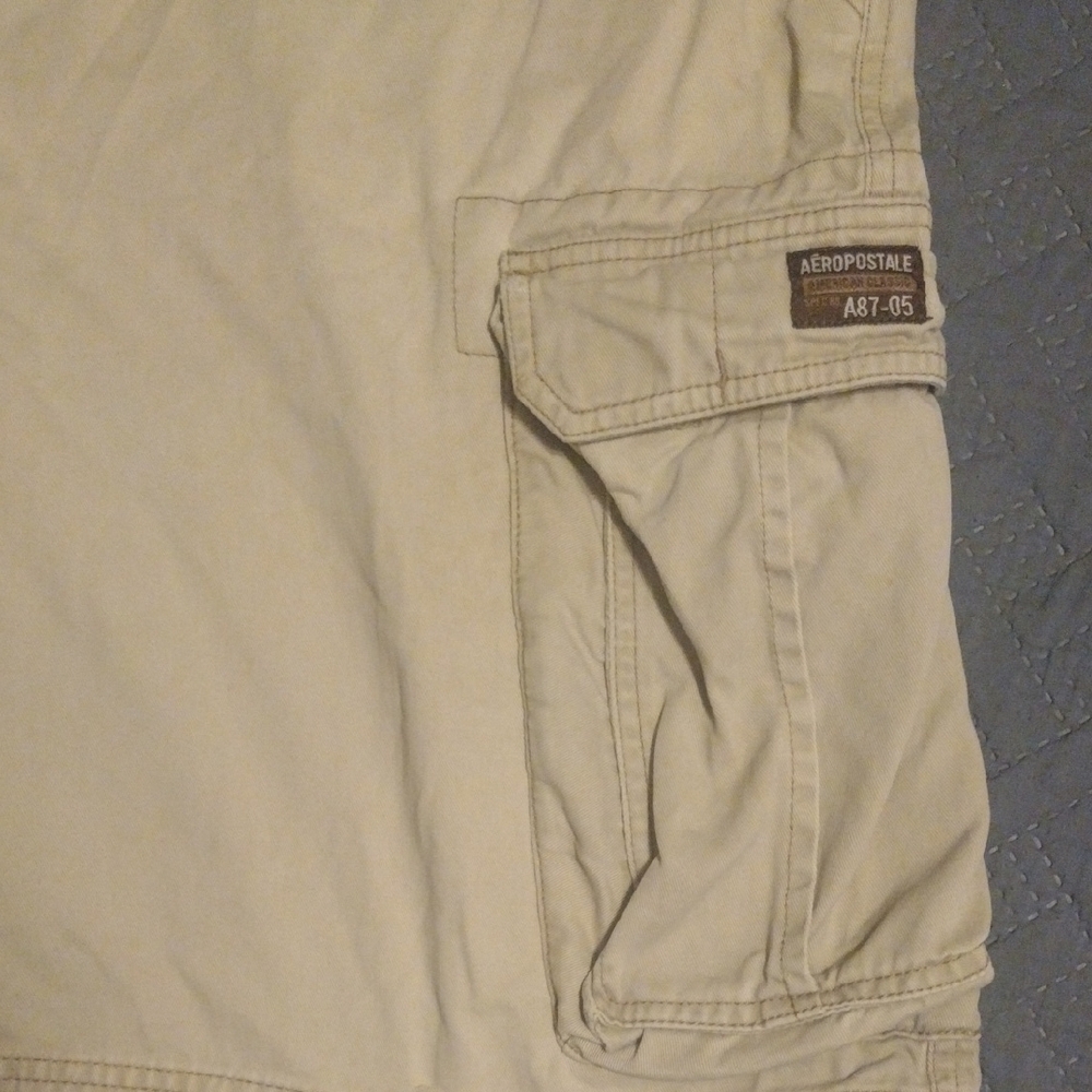 Aeropostale Light Tan Cargo Shorts - Picture 7 of 12
